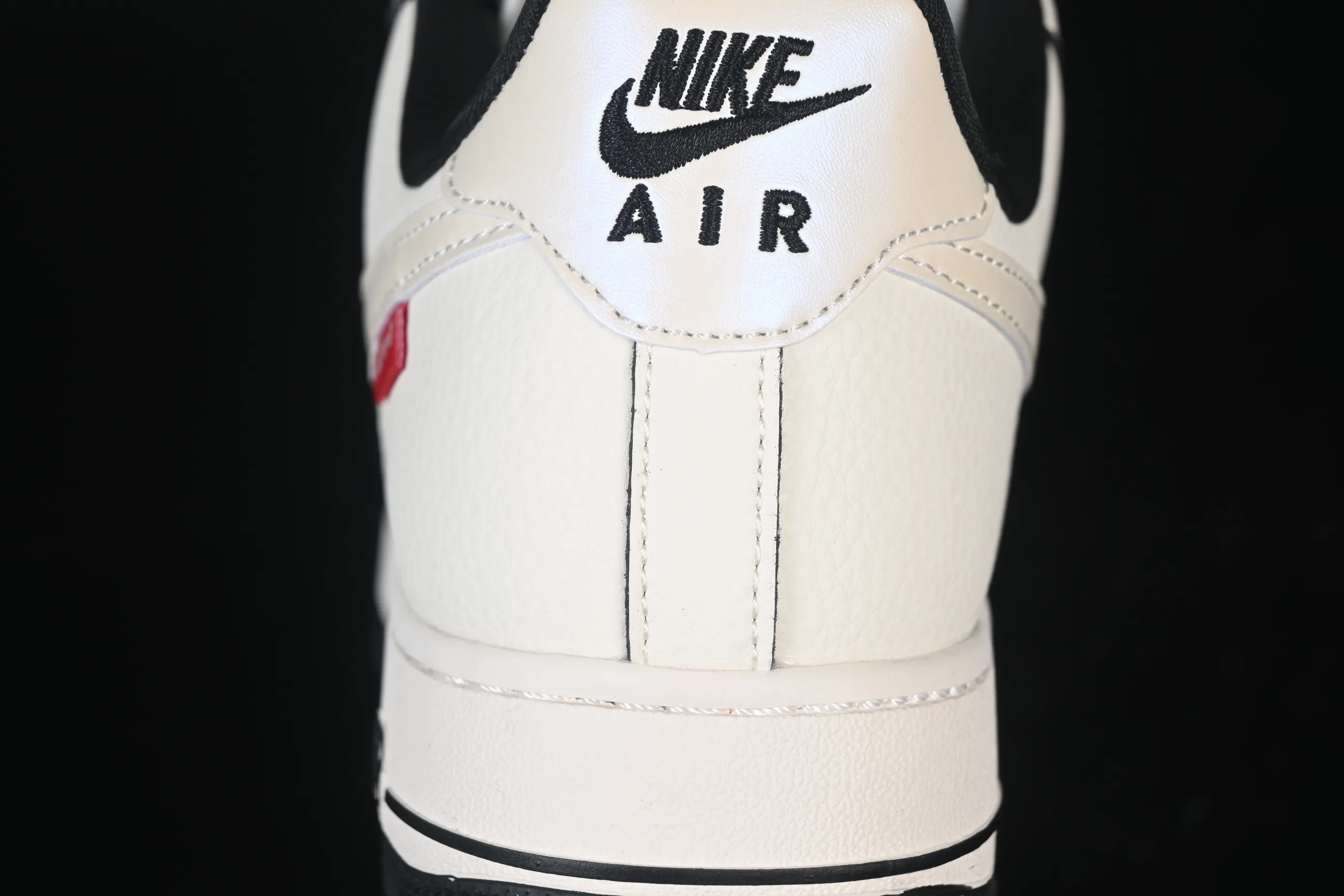 All categories Nk Air Force 1 Air Force series Nk Air Force 1 Low Air Force low top Nike Air Force 1'07 Low Supreme co-branded beige and black edge Air Force 1 low top casual sneakers XX3168-220